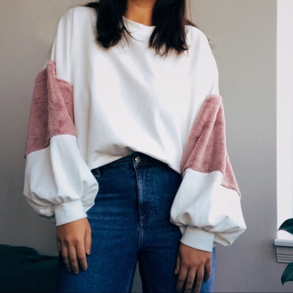 Zara Oversized Pink Faux Fur Balloon Sleeves Plush White Sweater - Picture 2 of 7